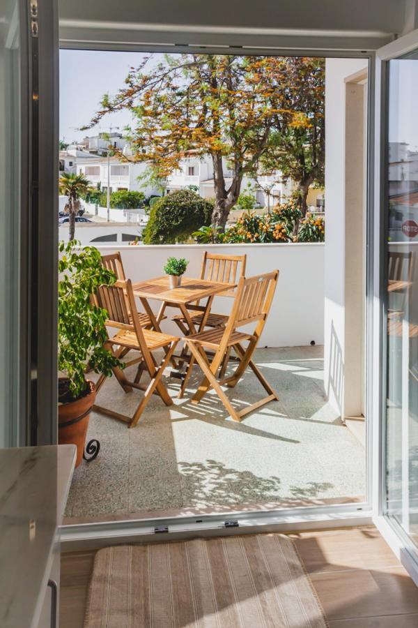 Lovely & Bright Renovated Apt. W/ Balcony In 拉哥斯 外观 照片