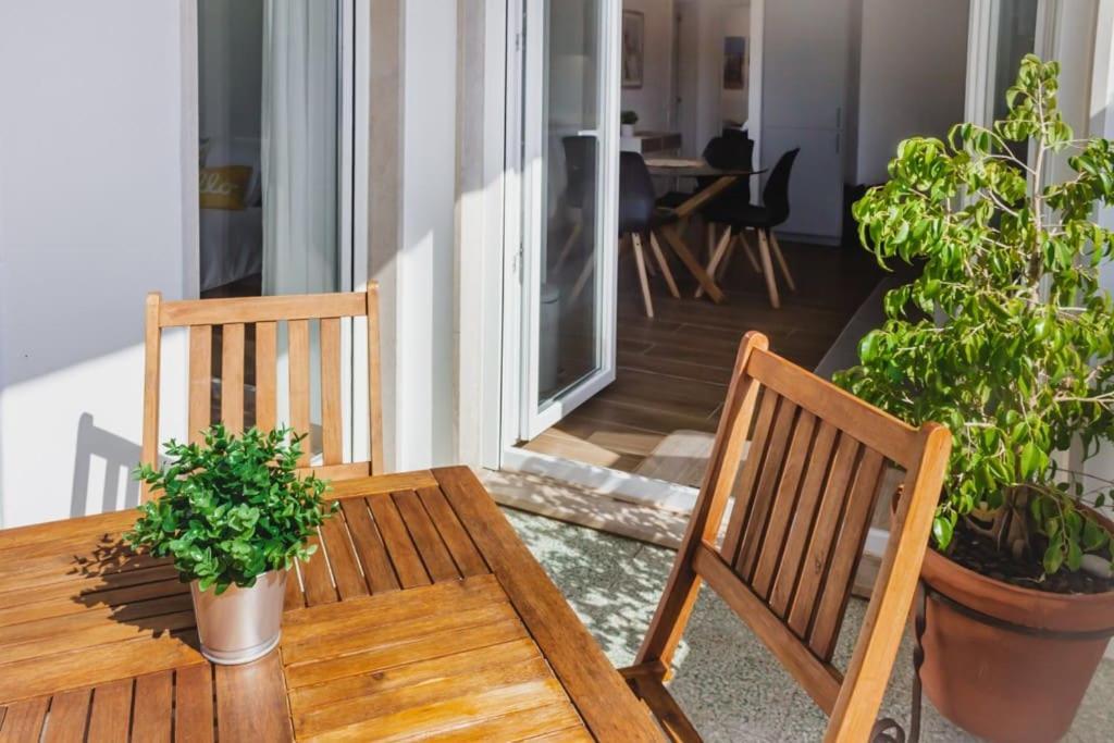 Lovely & Bright Renovated Apt. W/ Balcony In 拉哥斯 外观 照片