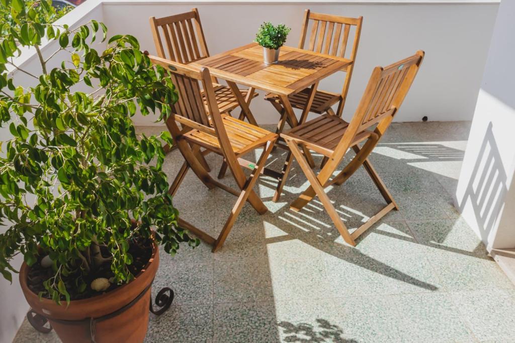 Lovely & Bright Renovated Apt. W/ Balcony In 拉哥斯 外观 照片