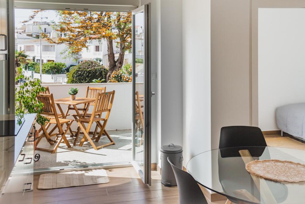 Lovely & Bright Renovated Apt. W/ Balcony In 拉哥斯 外观 照片